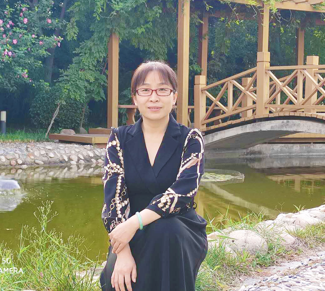 张蓉.jpg