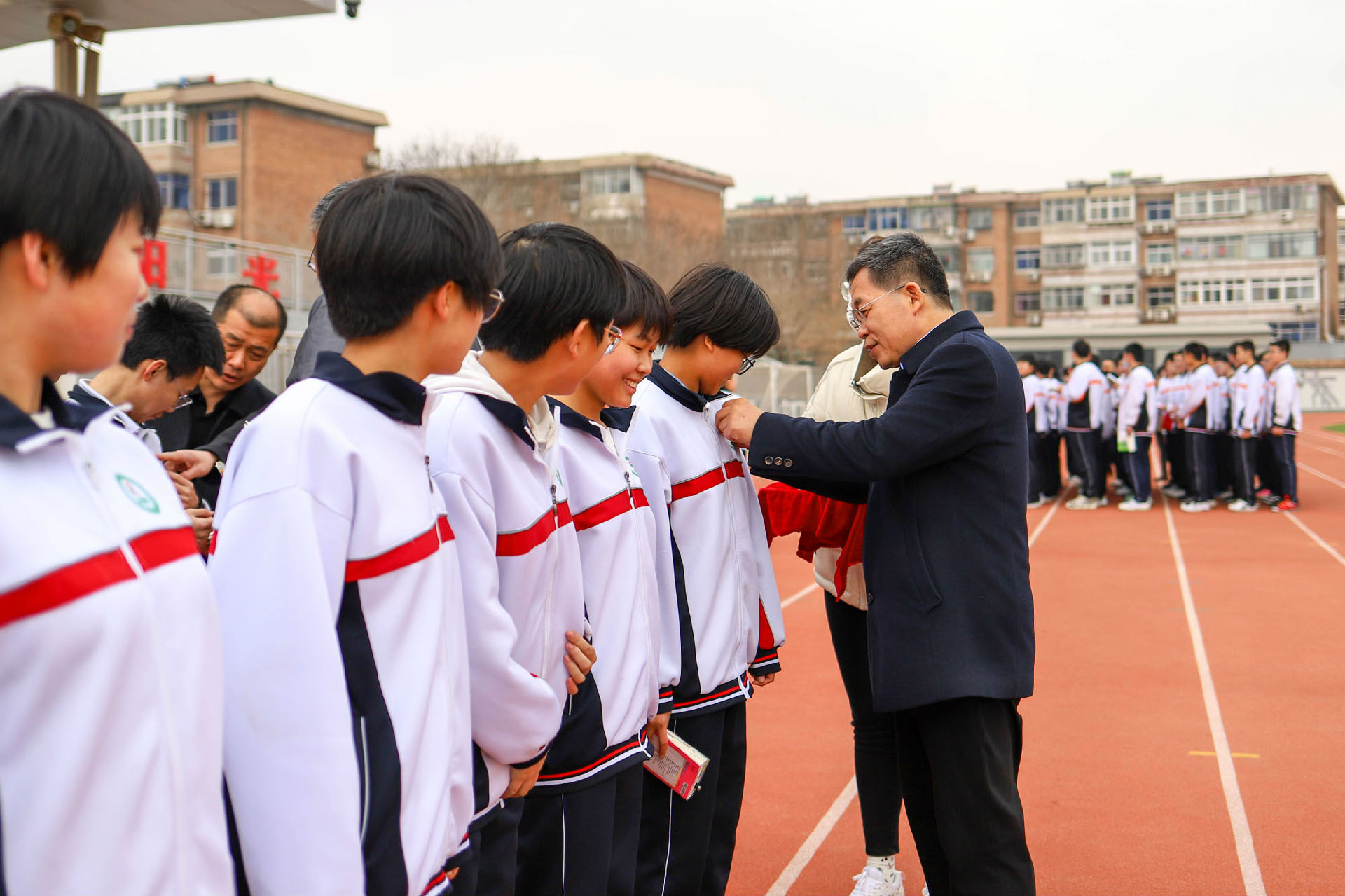 崇尚卓越 勇攀高峰——沧州市第二中学统考表彰大会