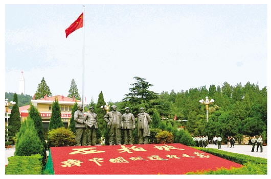 西柏坡纪念馆广场上的五大书记铜铸像.jpg