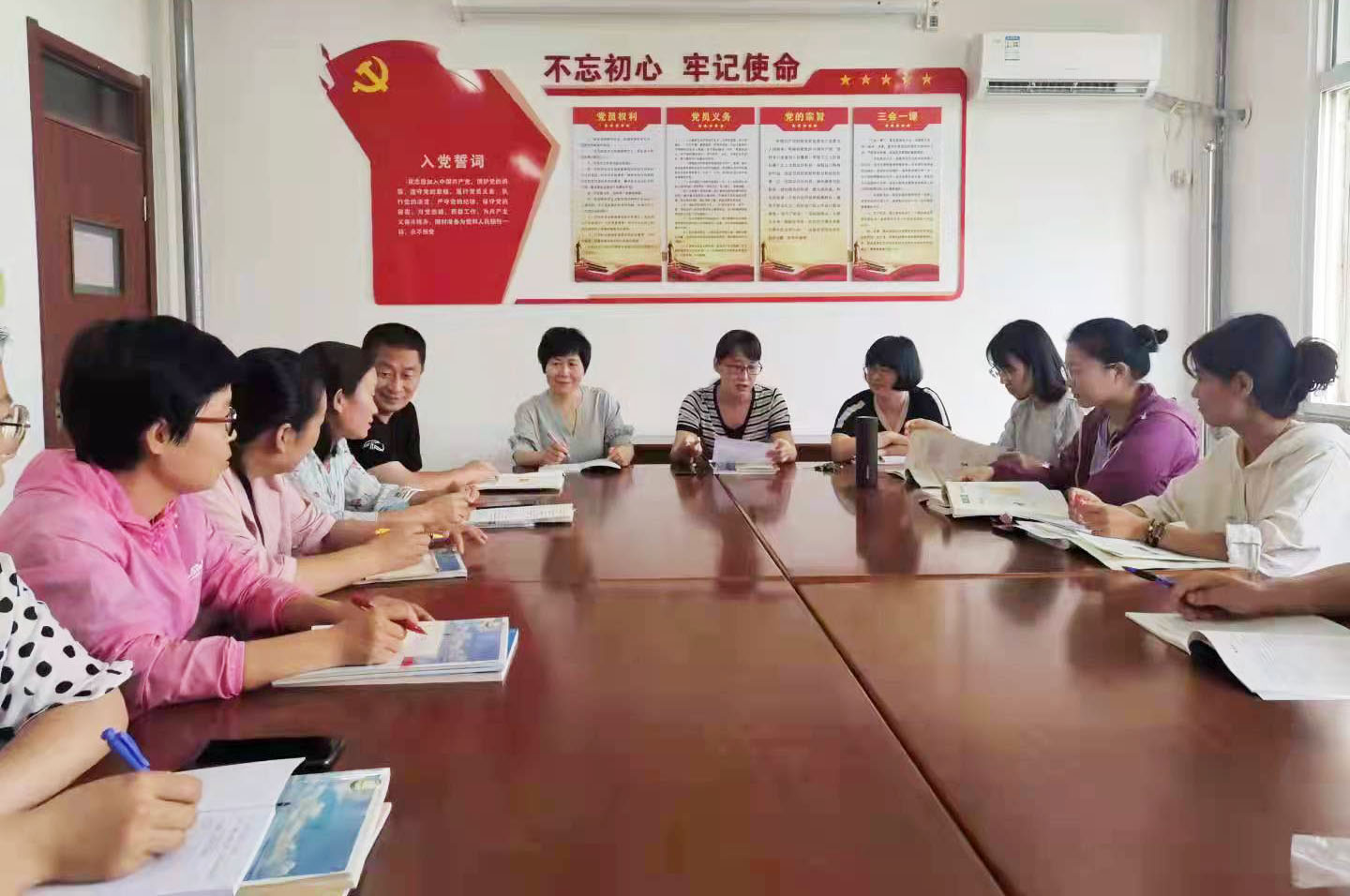 刘学艳.jpg