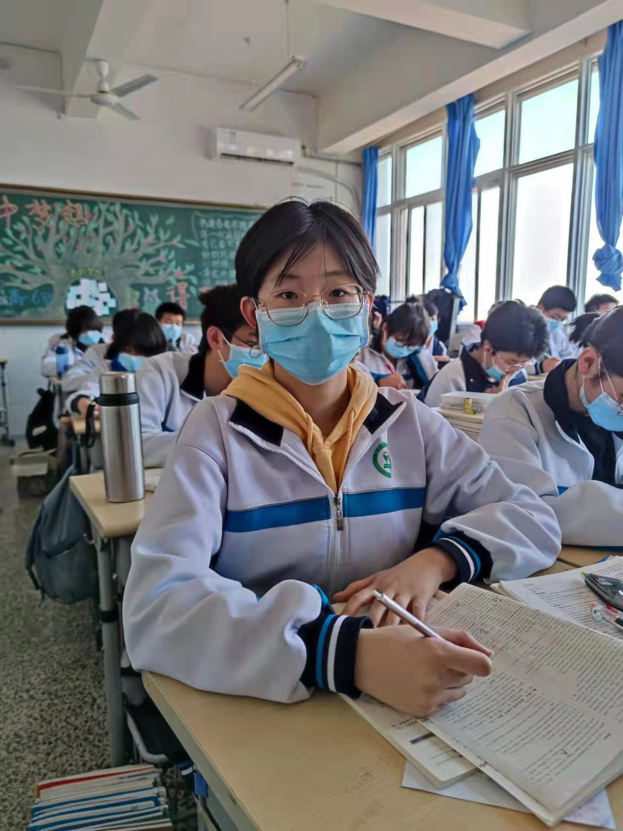 李佳兆.jpg
