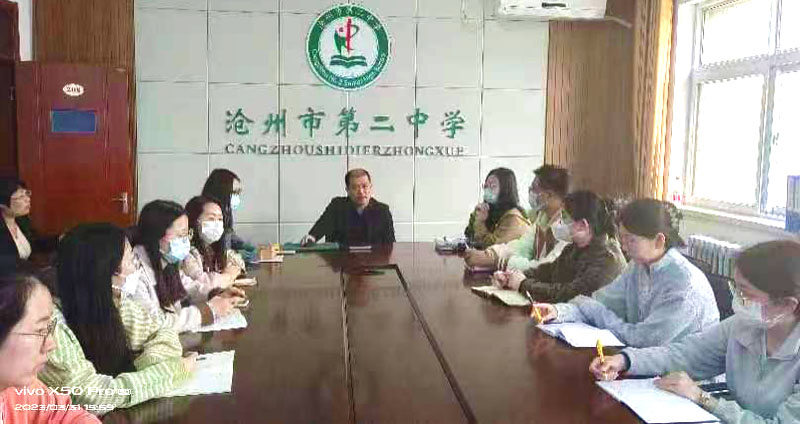 胡校长.jpg